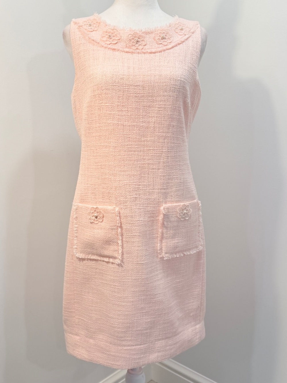 EUC Karl Lagerfeld Paris Tweed Pink Lined Sheath Dress w/Pockets Size 6